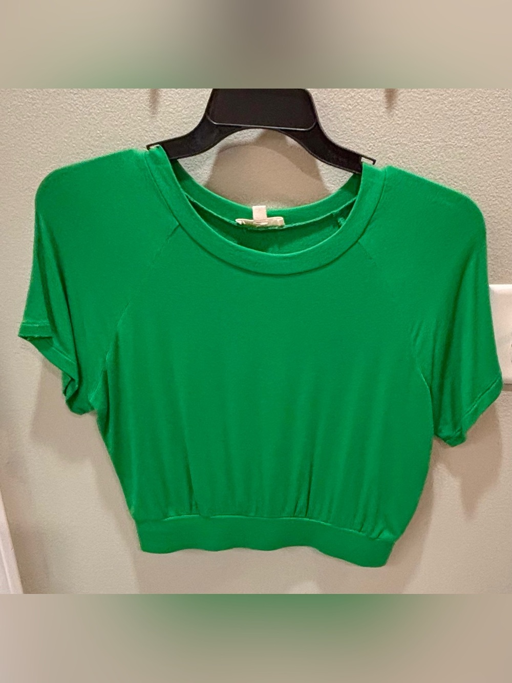 Green Women's Short Sleeve Crop Top